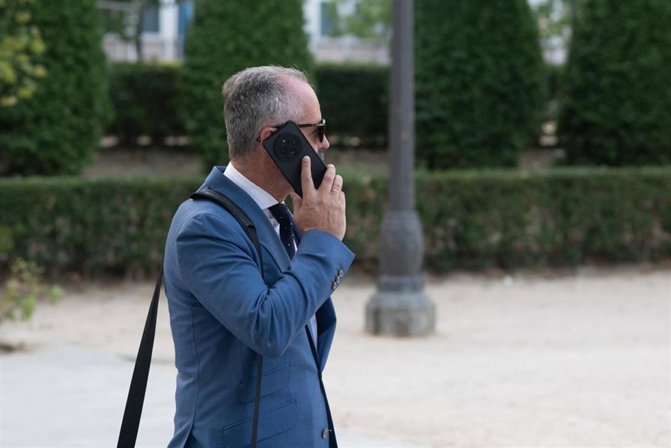 El comisario Andrés Manuel Gómez Gordo a su llegada a la Audiencia Nacional, a 24 de junio de 2026, en Madrid (España). El conductor declara como acusado en el marco de la ‘Operación Kitchen’. 