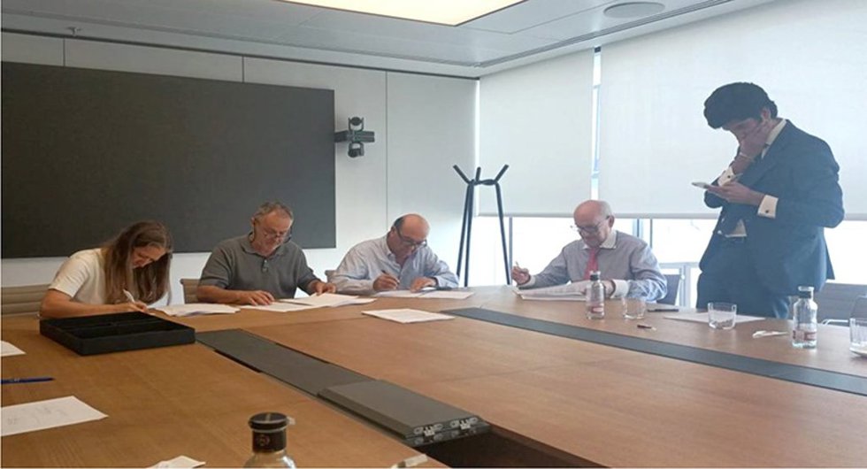 Sindicatos firman el convenio estatal de estaciones de servicio
