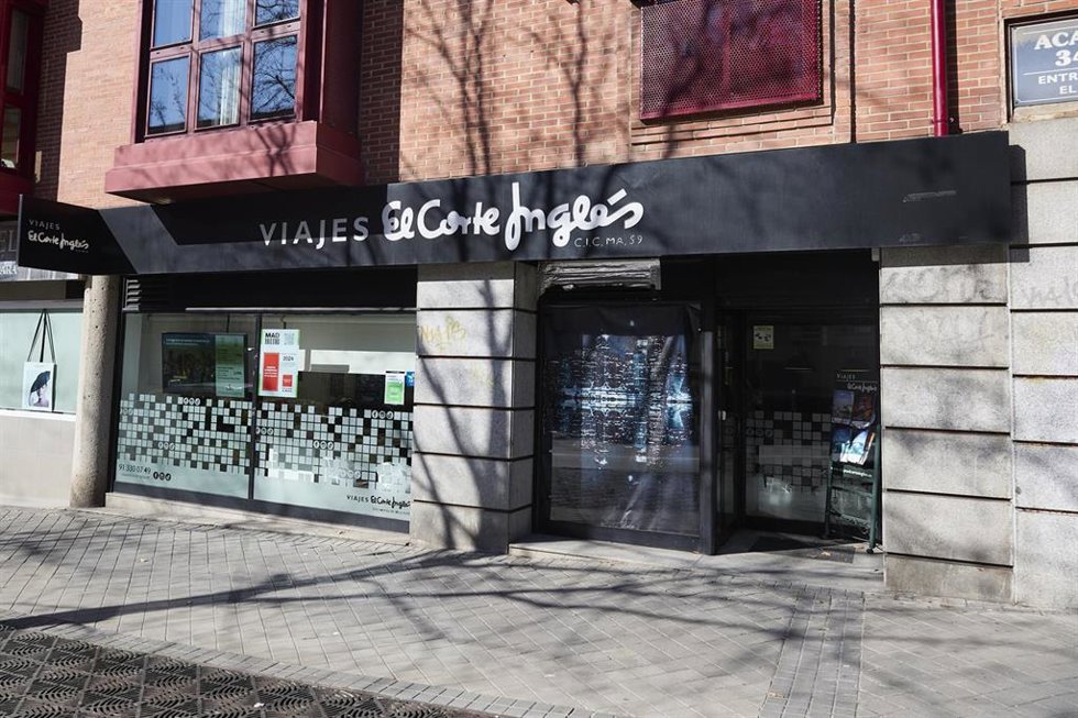 Archivo - Una agencia de Viajes El Corte Inglés, a 1 de febrero de 2025, en Madrid (España).  