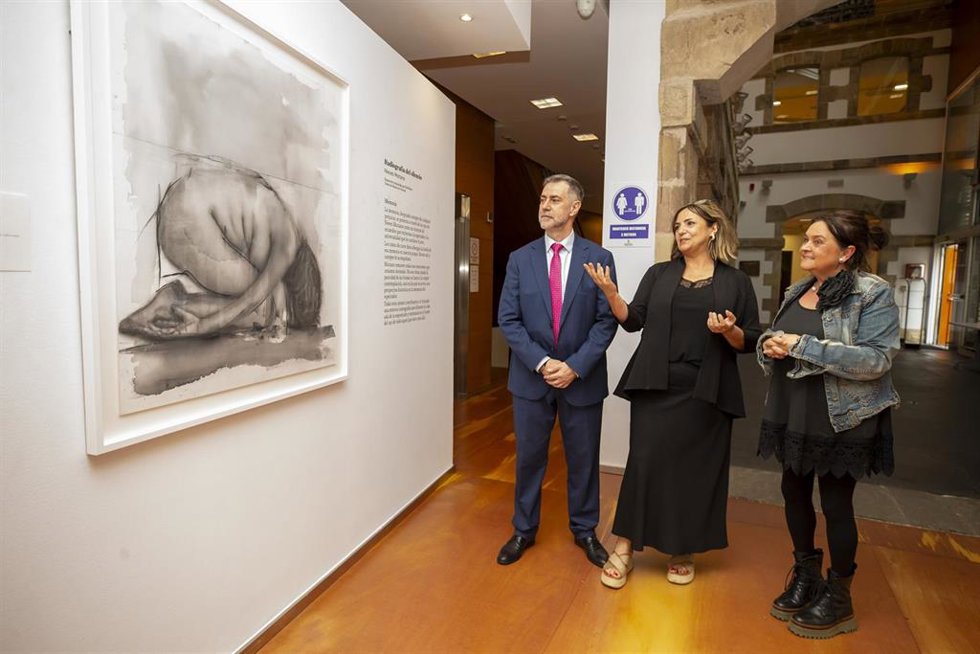 La sala Mauro Muriedas expone 'Radiografía del silencio' hasta el 12 de julio