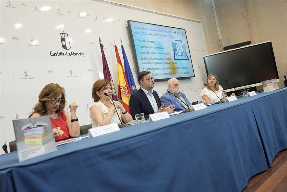El consejero de Educación, Amador Pastor, en la rueda de prensa de balance del curso escolar 2025-2026.