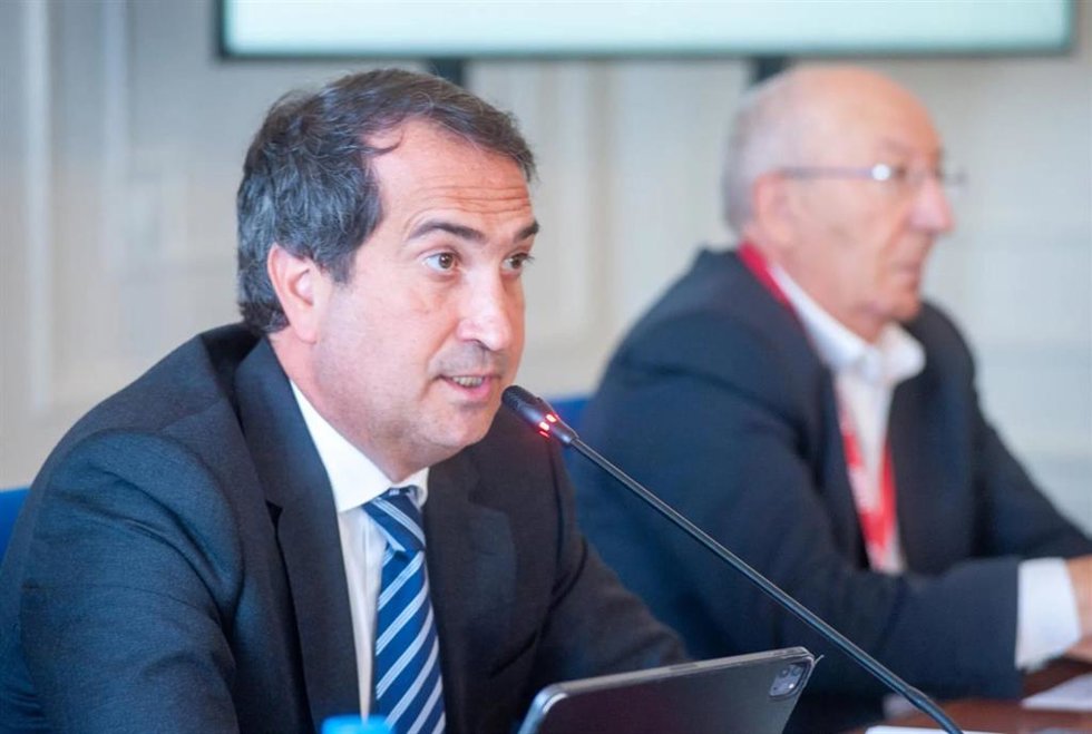 Peio Belausteguigoitia, country manager de BBVA en España, durante su intervención en el curso de verano organizado por la APIE en la Universidad Menéndez Pelayo de Santander.