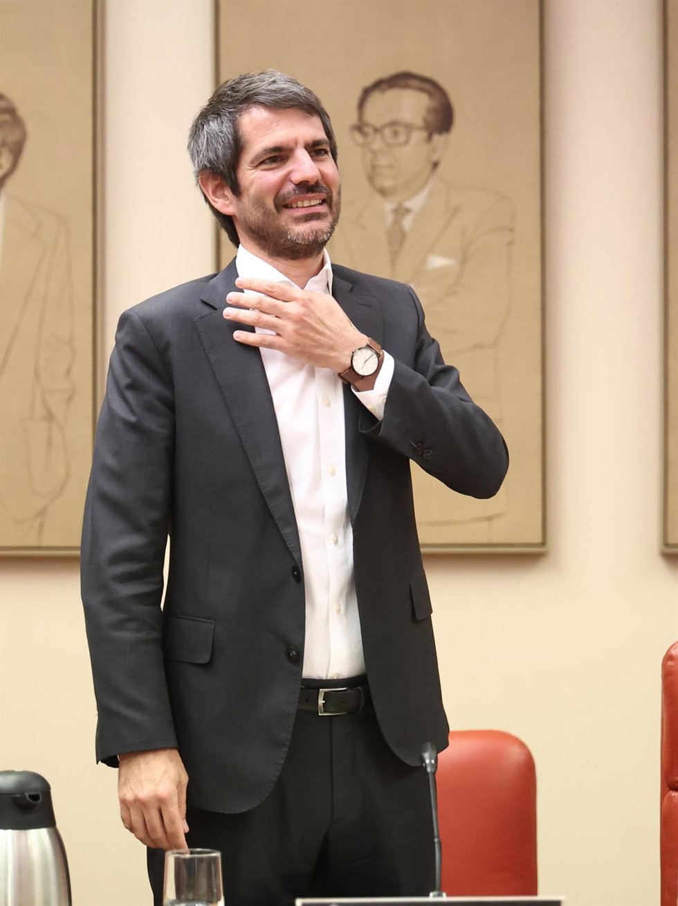 El ministro de Cultura, Ernest Urtasun, a su llegada a la Comisión de Cultura, en el Congreso de los Diputados, a 23 de junio de 2026, en Madrid (España). Urtasun comparece a petición propia para informar de los avances y retos del Ministerio de Cultura.