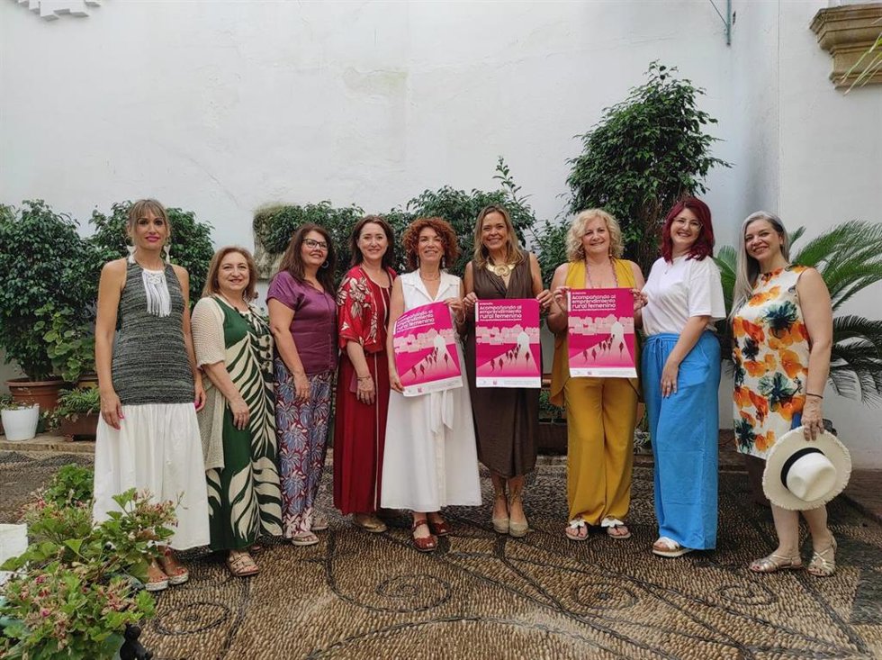 Presentación de la tercera edición de 'Mentorías para el fomento del emprendimiento y la consolidación de empresas lideradas por mujeres en el ámbito rural'.