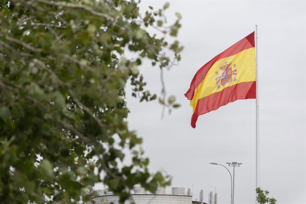 Vista de la bandera más grande de España, situada en el nuevo circuito Madring, en IFEMA Madrid, a 22 de junio de 2026, en Madrid (España). 
