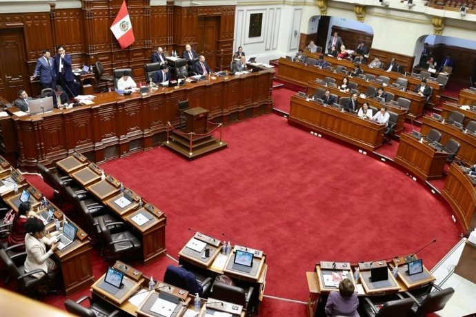 Archivo - Perú.- El Parlamento de Perú aprueba una ley que blinda la actuación de militares y policías
