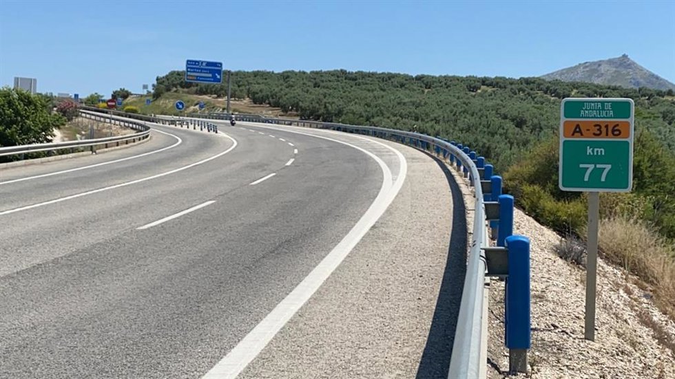 Autovía del Olivar a su paso por Martos.