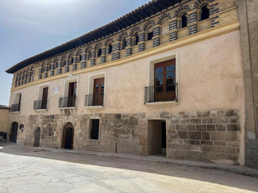 Palacio de Valdeolivos, en Fonz (Huesca).