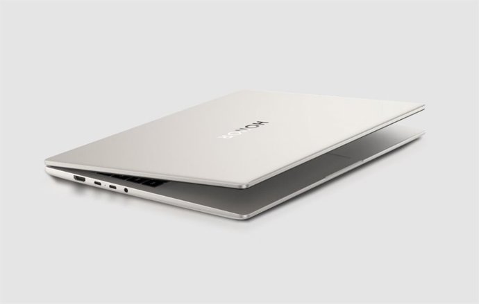 Honor MagicBook 16 2026.