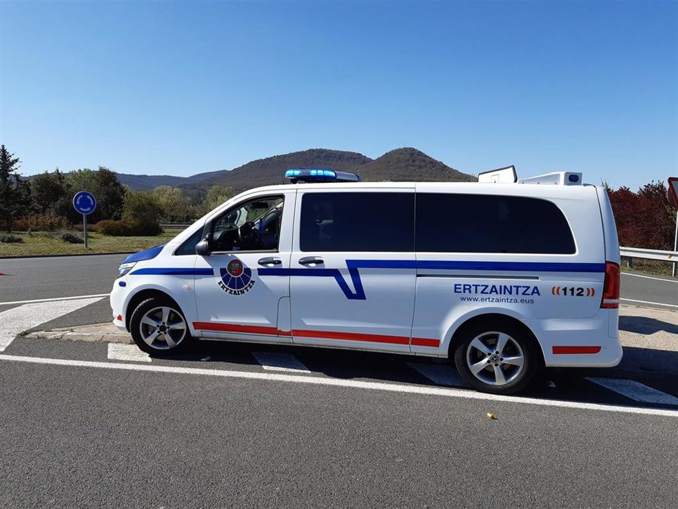 Servicios de emergencias de la Ertzaintza han atendido a los jóvenes