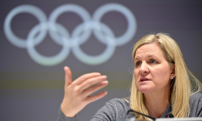 Archivo - FILED - 20 February 2026, Italy, Mailand: Kirsty Coventry, President of the International Olympic Committee (IOC) speaks to media representatives before the conclusion of the Olympic Winter Games Milan Cortina 2026. Photo: Peter Kneffel/dpa