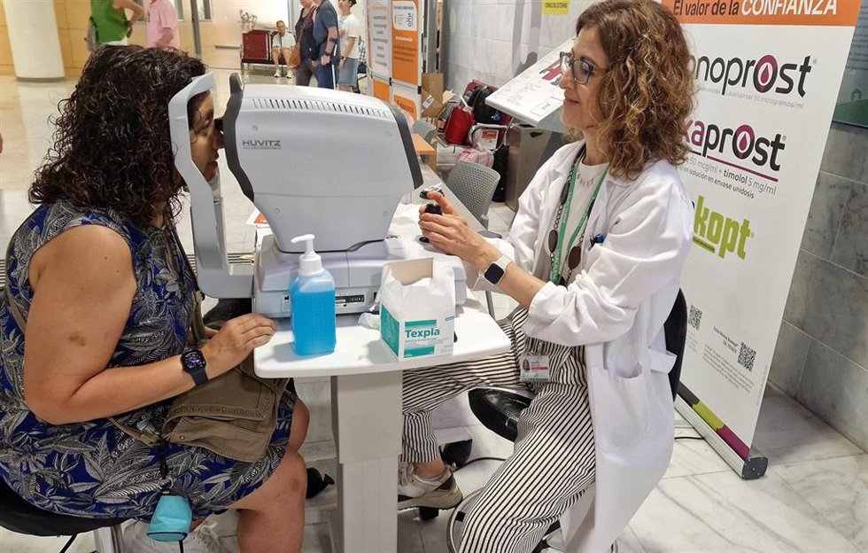 El Clínico San Cecilio de Granada acoge una jornada de concienciación sobre el glaucoma