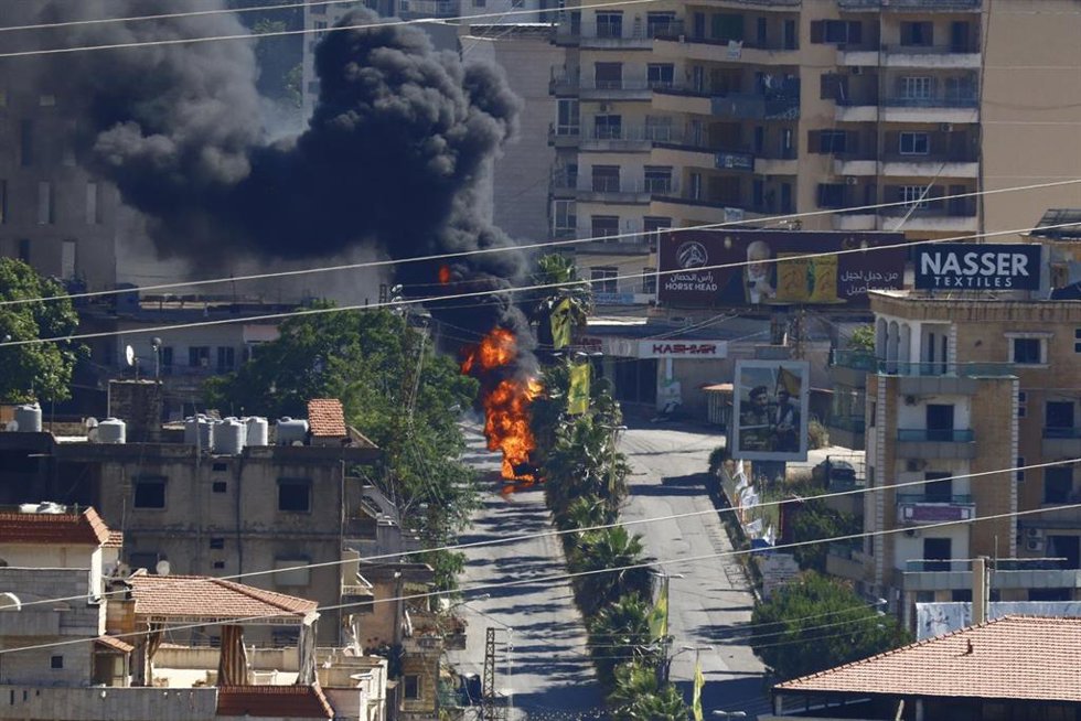 Un dron israelí impacta en un vehículo en Nabatiyé, en el sur de Líbano  