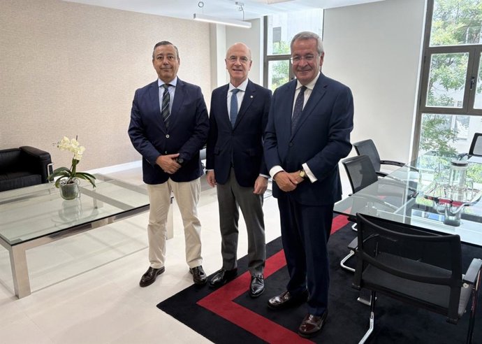 PSN y Consejo de Dentistas abogan por reforzar protección y seguridad en el ejercicio de estos profesionales