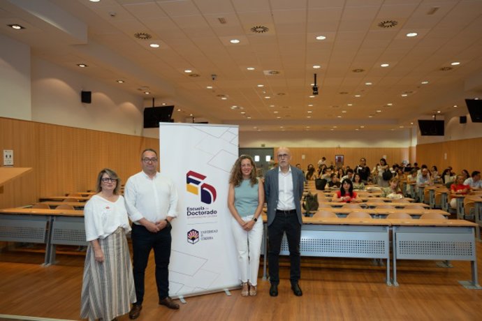 Autoridades durnate la inauguración del Congreso en el Edficio Sur de la Facultad de Medicina y Enfermería.