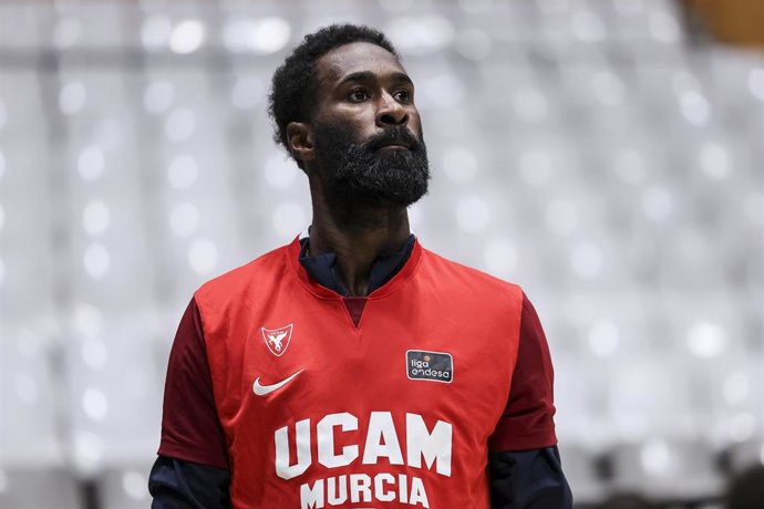 Archivo - El jugador cubano Howard Sant-Roos en el partido de UCAM Murcia - Joventut Badalona.