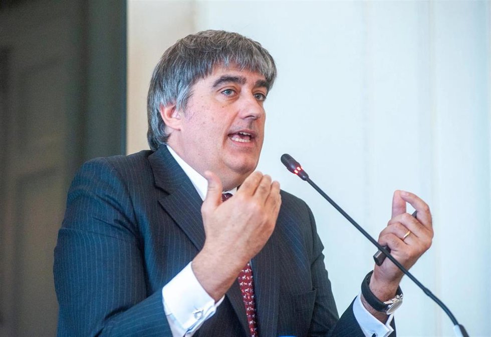 Carlos Aso, consejero delegado de AndBank, durante su intervención en el curso de verano que organiza la APIE en la Universidad Menéndez Pelayo de Santander.