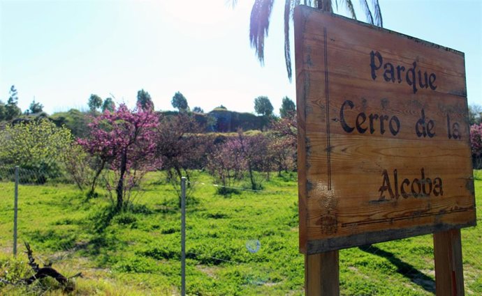 Archivo - Cartel del Parque Cerro de la Alcoba de Montemayor.