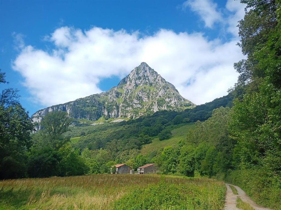 Archivo - Pico San Vicente en Ramales de la Victoria