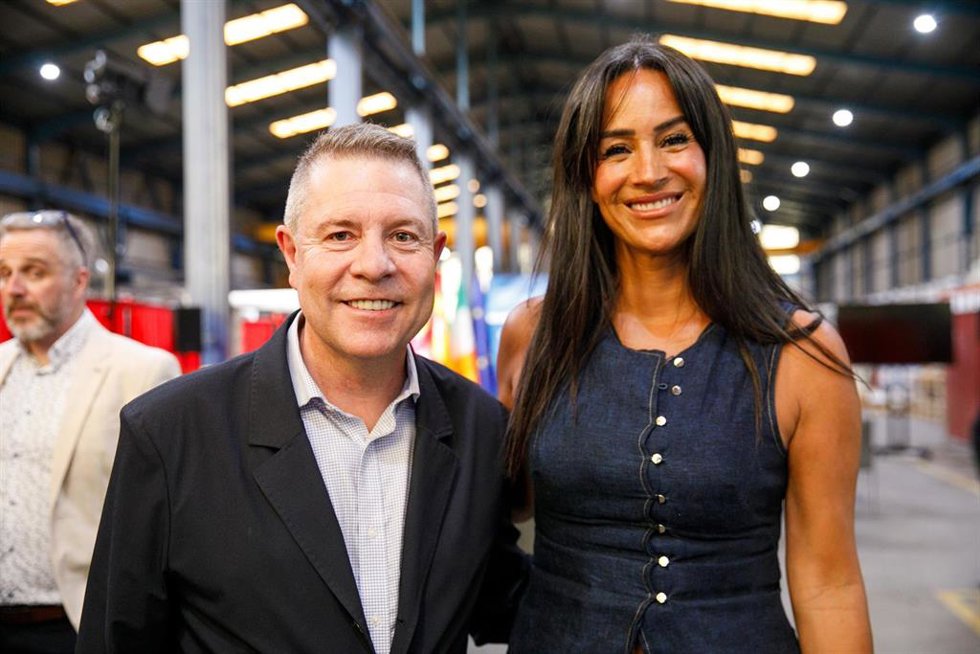 El Presidente Regional, Emiliano García-Page, Con La Directora Ejecutiva De Spain DC, Begoña Villacís, Coloca En Tomelloso (Ciudad Real) La Primera Piedra De Las Nuevas Instalaciones De ‘Whitewater Group Alpha 2’.