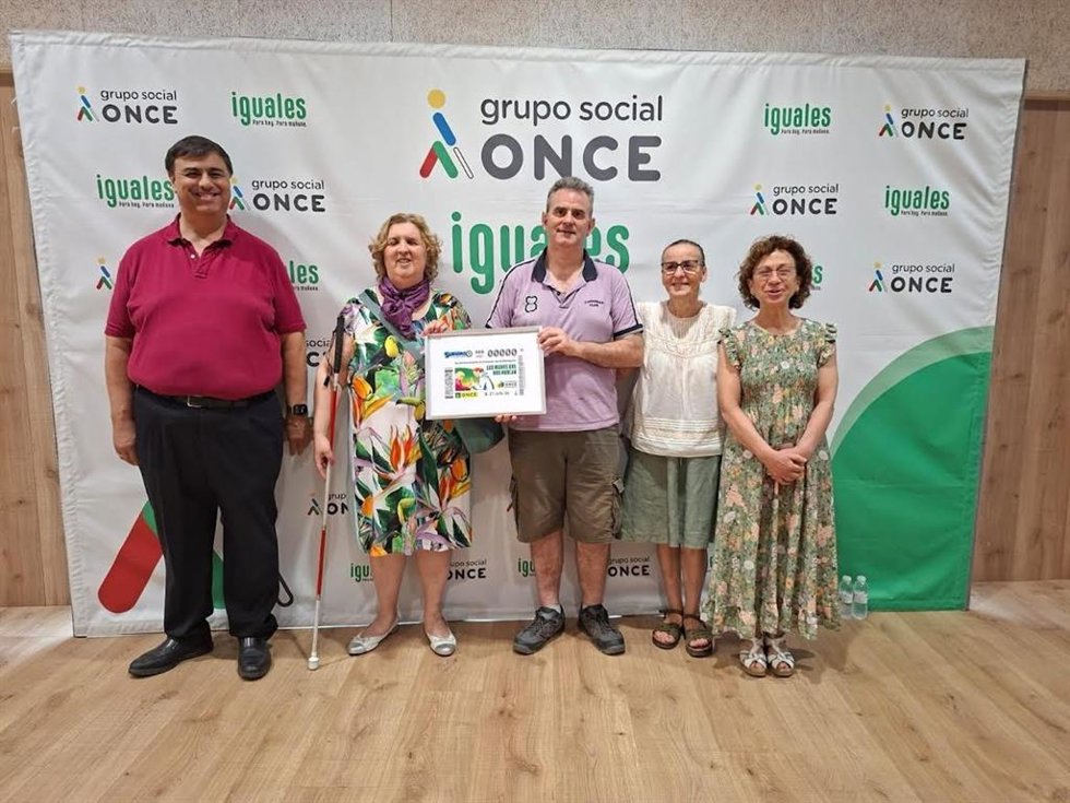 La ONCE pone imagen y voz a las personas sordociegas para reclamar su inclusión