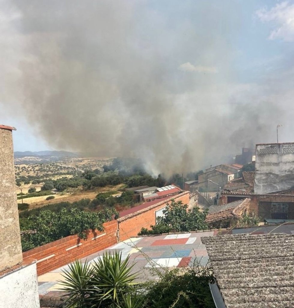 Incendio forestal en Castilblanco