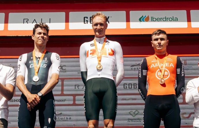Archivo - Abel Balderstone se proclama campeón de España de contrarreloj frente a David de la Cruz y Raúl García Pierna