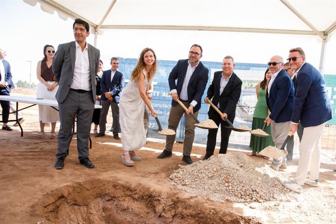 Acto De Primera Piedra De Las Nuevas Instalaciones De ‘Whitewater Group Alpha 2’.