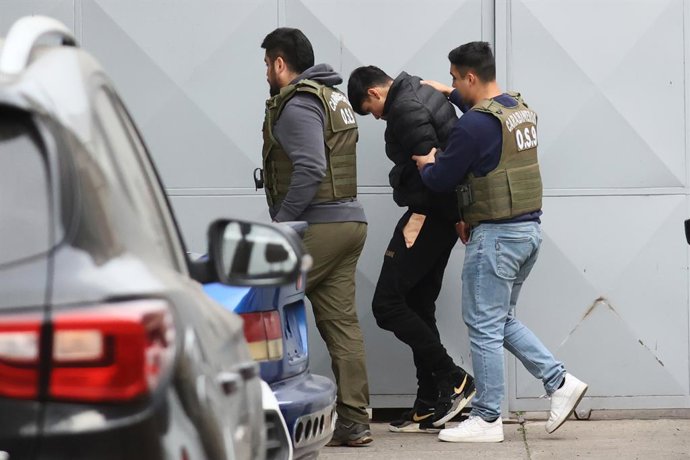 Santiago 24 de junio 2026.  ****SRES EDITORES POR ORDEN DEL JUEZ NO SE PUEDE MOSTRAR EL ROSTRO DE MENORES ******  Fiscalia Occidente somete a control de   detencion a complicados en muerte de nino de 12 anos de edad, tras ser arrastrado en una encerrona