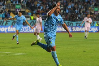 Futbol, O’Higgins vs Millonarios, Fecha 1, Conmebol Sudamericana 2026  El jugador de O’Higgins Francisco Gonzalez, izquierda , celebra su gol contra Millonarios durante el partido de Conmebol Sudamericana Grupo C disputado en el Estadio Codelco El