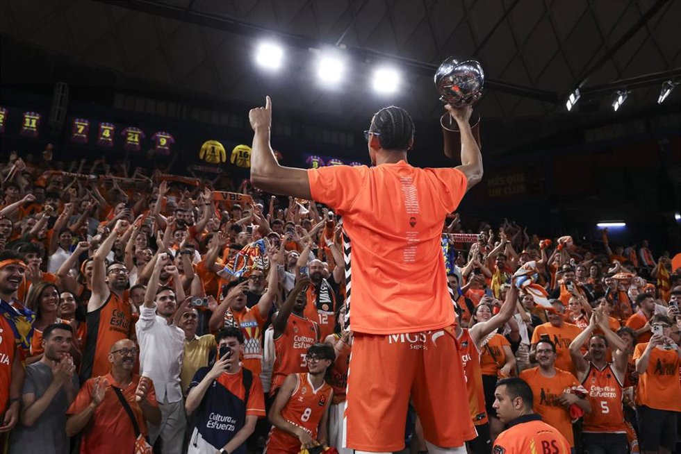 Neal Sako, Valencia Basket, celebración de la Liga Endesa en el Palau Blaugrana