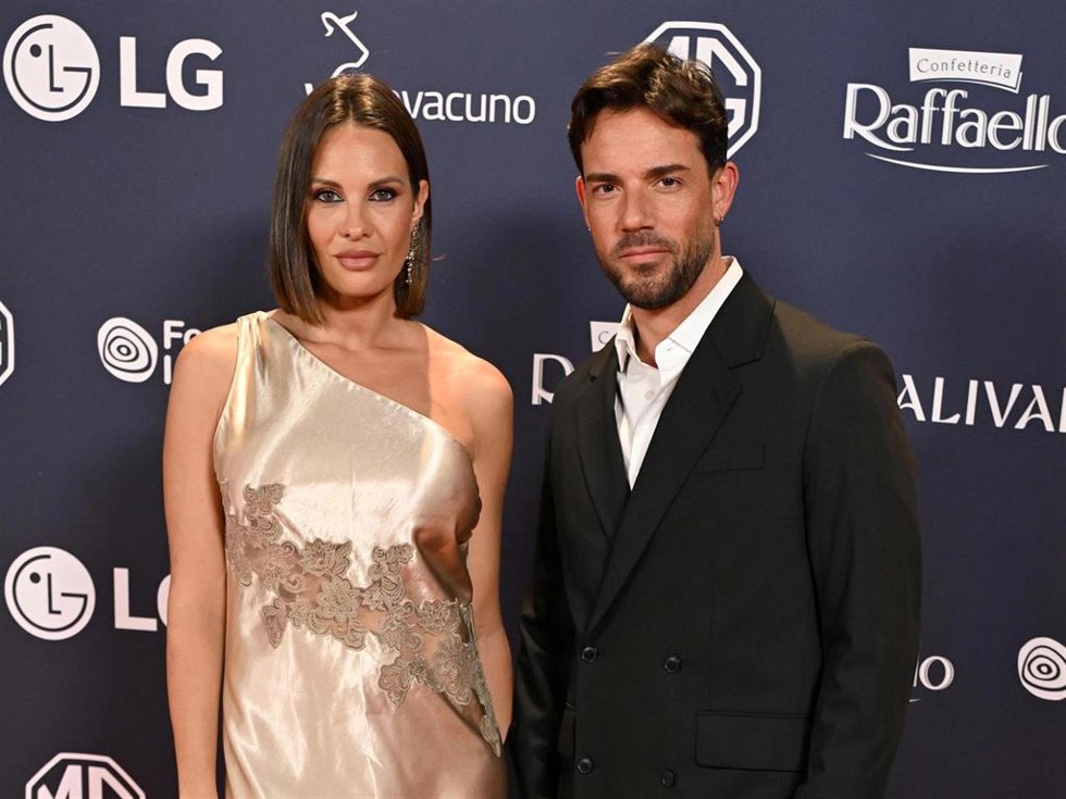 Jessica Bueno y Robert Mendoza en los 'Beef Awards'