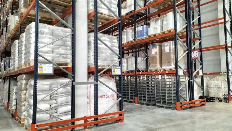 Archivo - Empresa, industria, logística, almacén, fábrica.