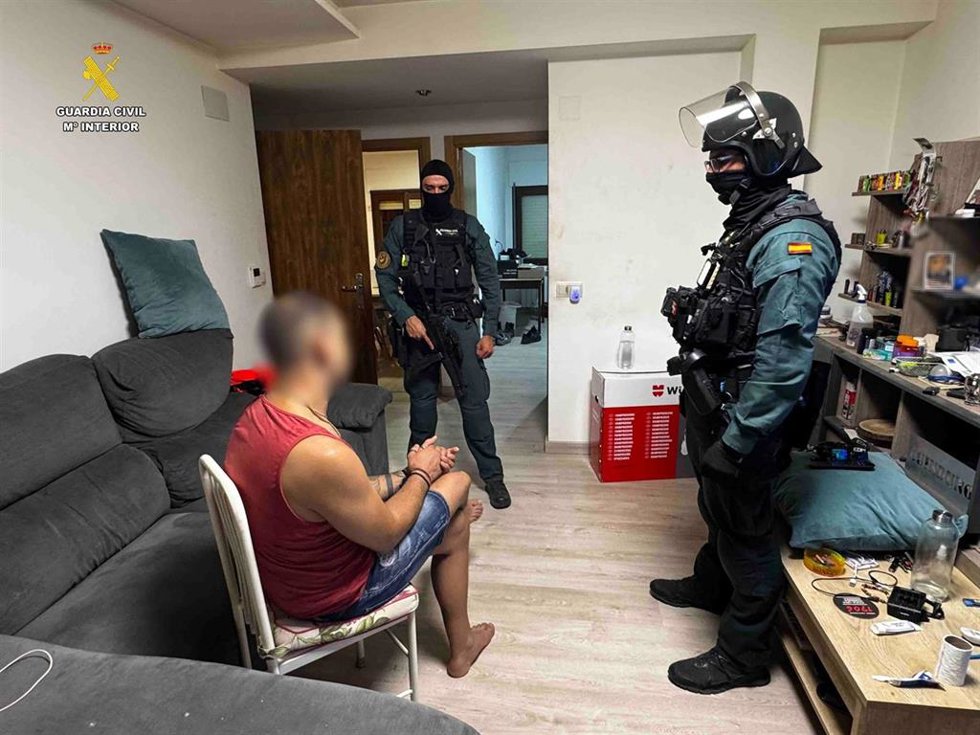 Uno de los detenidos en la operación de Guardia Civil contra el tráfico de drogas en La Rioja