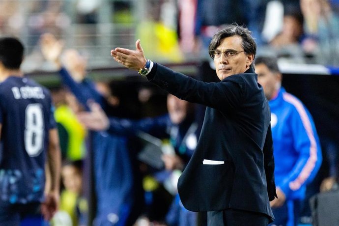 El seleccionador turco de fútbol, el italiano Vincenzo Montella, en el partido contra Paraguay del Mundial de 2026 en el San Francisco Bay Area Stadium de Santa Clara.