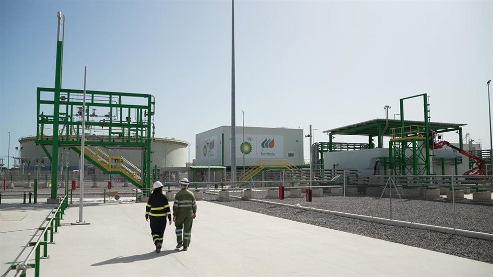 Bp e Iberdrola exploran aumentar producción de hidrógeno verde en refinería de Castellón con fondos europeos