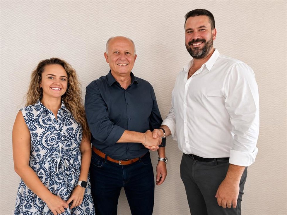 Toni Ferrándiz junto a Jorge Alarcón y Carla Gascó