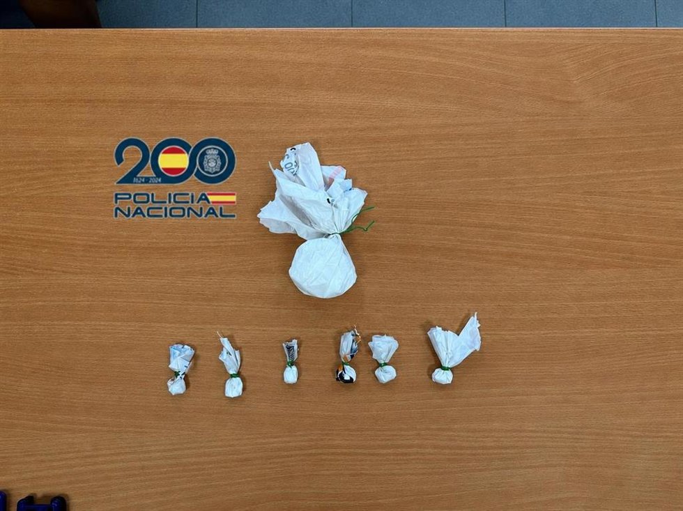 Envoltorios con cocaína intervenidos al detenido en Valladolid.