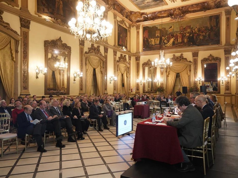 Archivo - Asamblea de socios del Circulo de la Amistad en el Salón Liceo, en una imagen de archivo