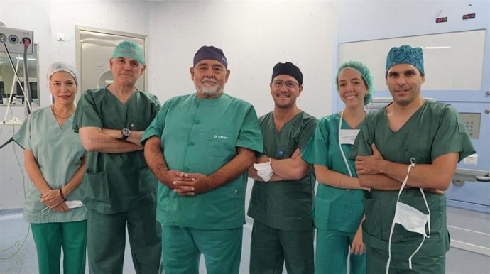 Los especialistas de Vithas Sevilla doctora Patricia Rodríguez-Rubio, doctor Luis Manuel Granados, doctor Fernando Durand, doctor Ariel Matias Kaen, doctora Julia González y doctor Fernando Cózar