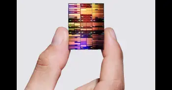 IBM presenta el primer chip de menos de 1 nanómetro, con 100.000 millones de transistores y el tamaño de una uña
