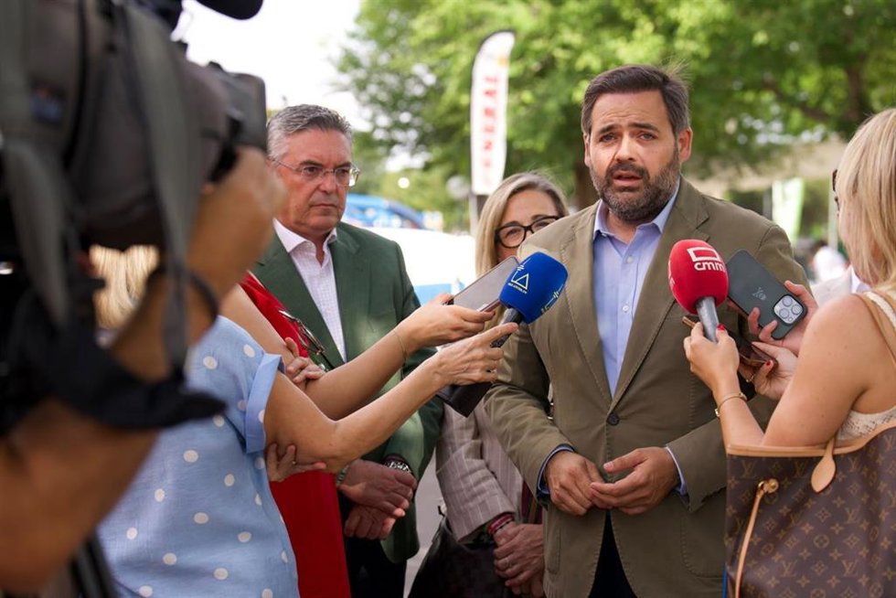 El presidente del PP de Castilla-La Mancha, Paco Núñez, a su llegada a Fercam.