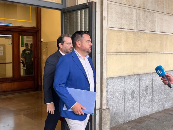El actual alcalde de Gines, Romualdo Garrido, en la Audiencia Provincial de Sevilla.
