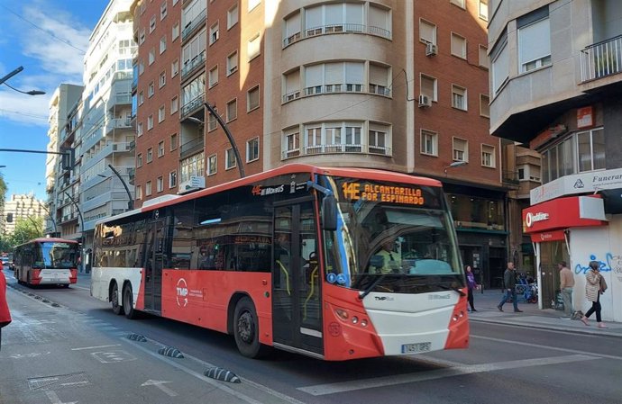 Archivo - Autobús de pedanías en Murcia
