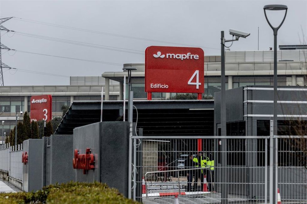 Archivo - Nueva imagen de Mapfre implantada en las fachadas de las oficinas centrales de la aseguradora en Majadahonda, a 29 de enero de 2026, en Majadahonda, Madrid (España).