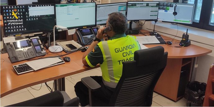 Investigan a un hombre por falsificar una factura para cambiar la titularidad de un coche.
