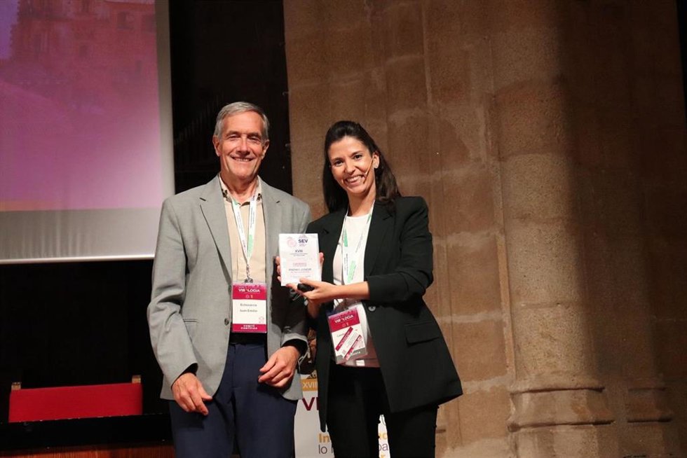 La investigadora de la CEU UCH Sara Landeras, premio viróloga junior de la Sociedad Española de Virología