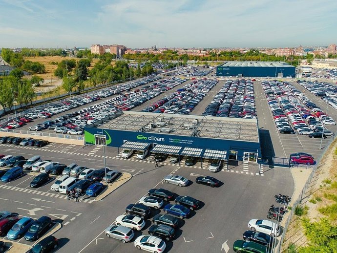 Ocho de cada diez españoles cree que tener coche ya es un lujo, pero no pueden prescindir de él