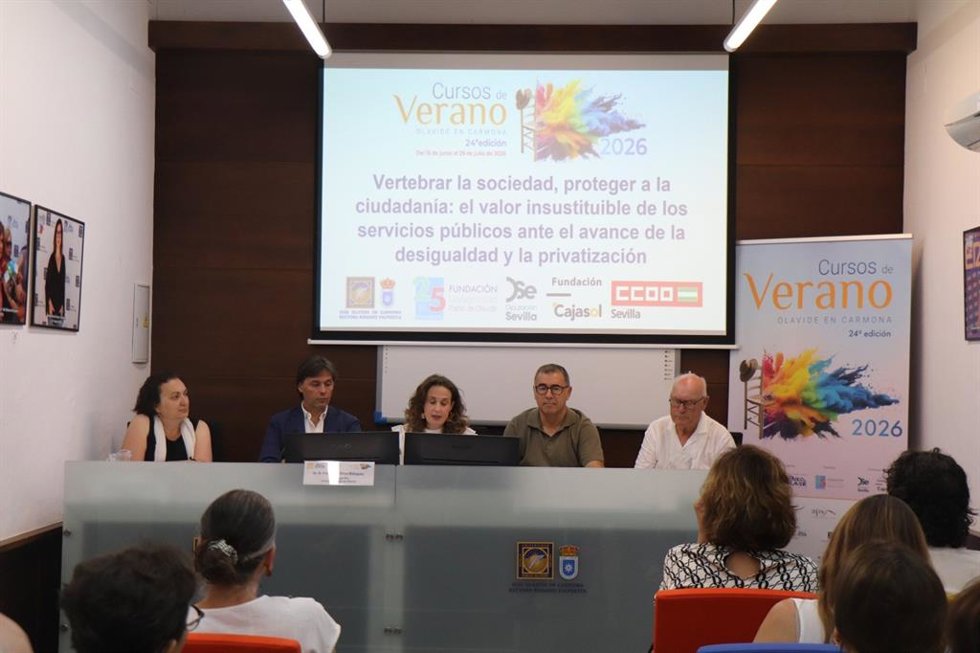 Curso UPO 'Vertebrar la sociedad, proteger a la ciudadanía: el valor insustituible de los servicios públicos ante el avance de la desigualdad y la privatización' en Carmona (Sevilla).