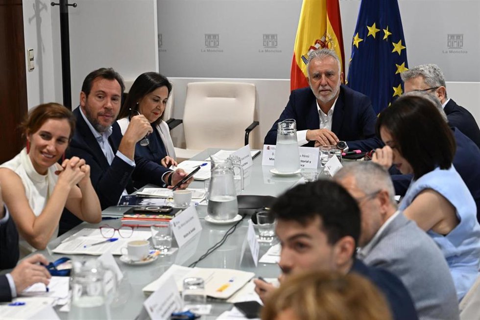 El ministro de Política Territorial y Memoria Democrática, Ángel Víctor Torres, preside la reunión de la Comisión Interministerial por la dana.